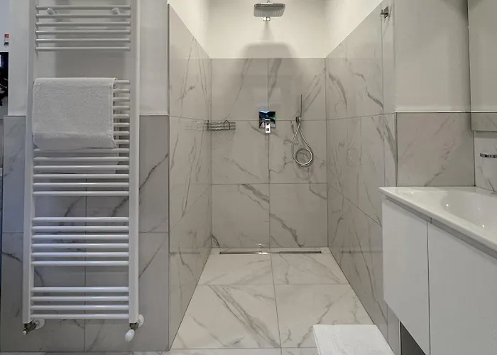 Belvedere 237b Lakeview Luxury Apartament